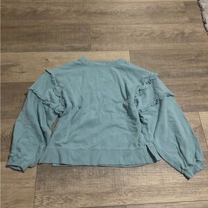 Women’s Crewneck with flared sleeve design